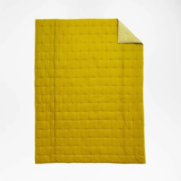 Twin Velvet Yellow Quilt - Picture 5 of 5